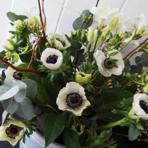 Bosje bloemen fleurt de keuken op
